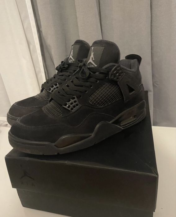 Air Jordan 4 Black Cat