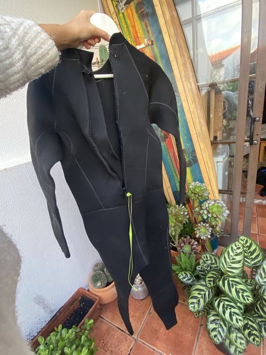 fatos de neoprene surf