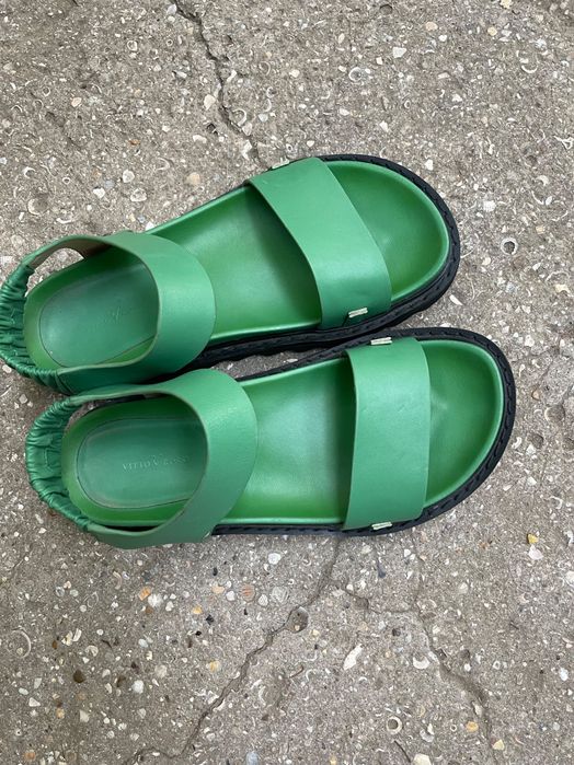 Босоніжки шкіряні вітто россі