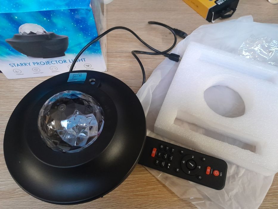 Lampka projektor gwiazd z głośnikiem i pilotem bl-xk01 bluetooth