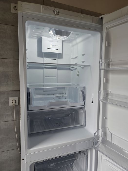 Frigorífico combinado Indesit LI80 FF2 W – a funcionar perfeitamente