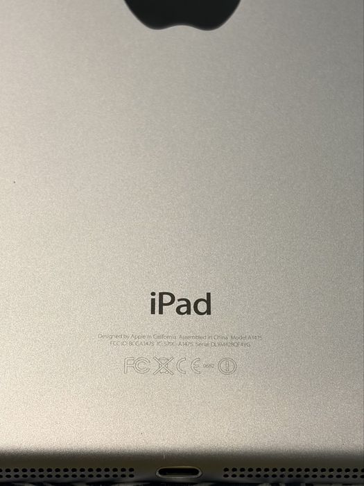 Планшет Apple iPad Air 1  64Gb (A1475) відмінний стан