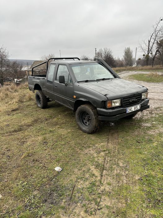 Продам пикап на боевом ходу мотор работает ровно по ходовой есть моменты нужно сделать развал, документы есть Все вопросы по телефону
