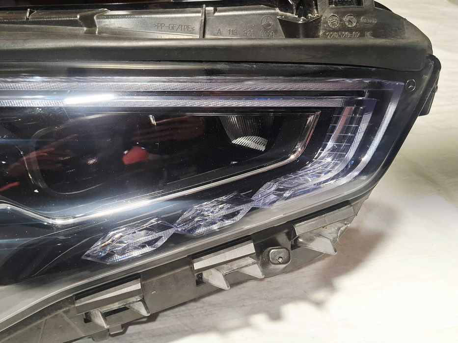 lampa przód przednia prawa mercedes cla ii 2 a118 w118 lift multibeam 2023-2025 a1189061401 cała ladna nie uszkodzona