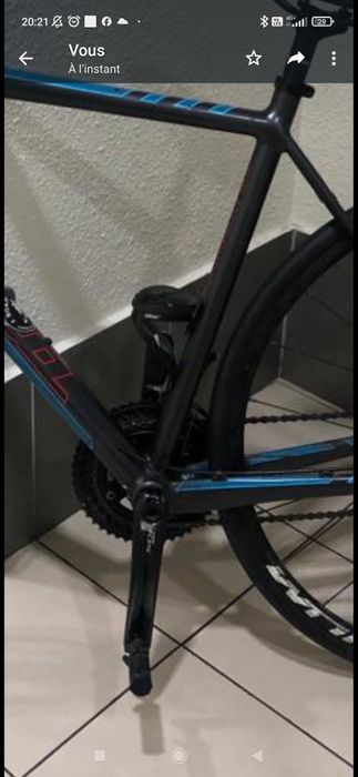 Bicicleta com rodas de corrida