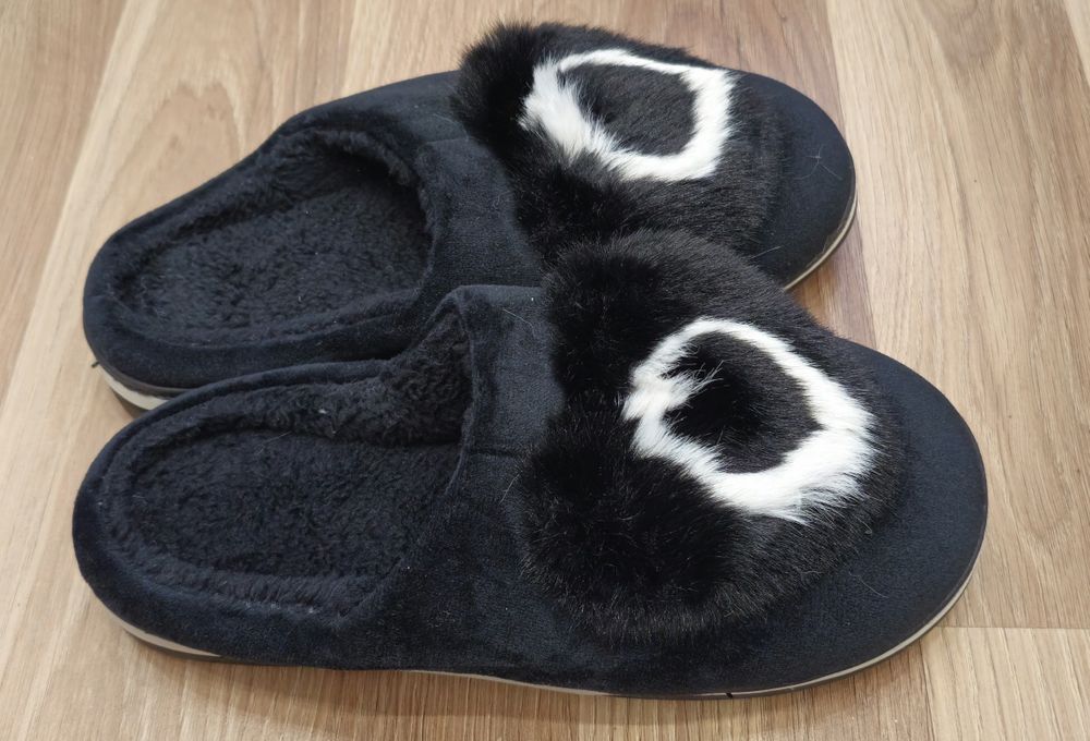Czarne Kapcie damskie 38-39