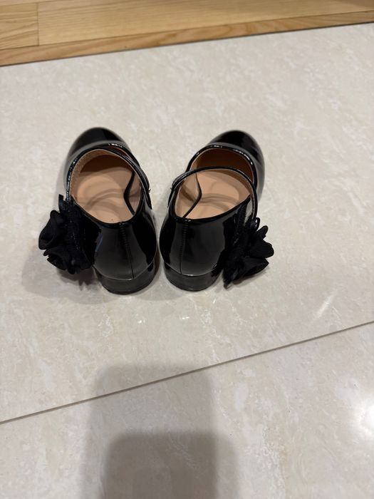Buty lakierki piękne czarne rozm 28