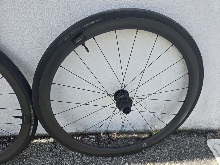 Rodas de carbono de disco como novas
