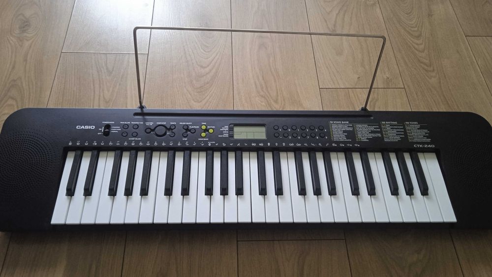 Pianino Casio ctk240