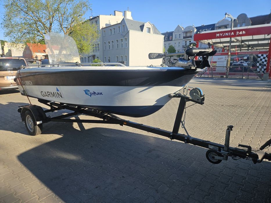 Łódź motorowa wędkarska