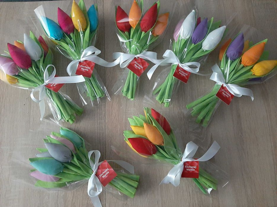 Dzień Matki tulipany bilecik 13 kolorów folia, bilecik wstążeczka