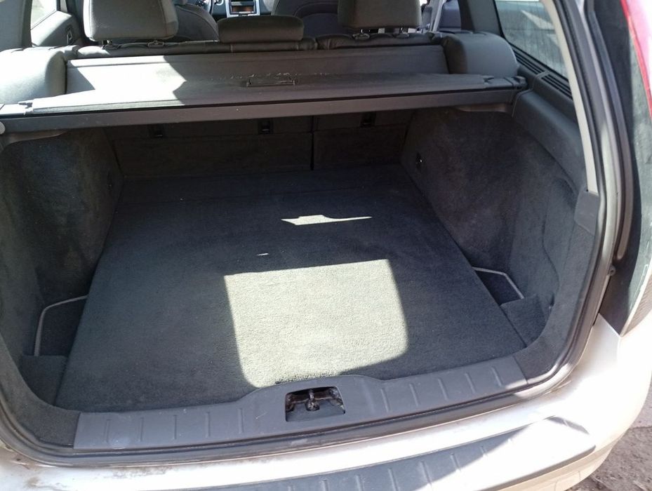 Продам автомобіль Volvo V50 1.6D2