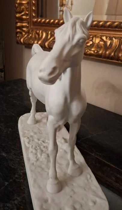 Cavalo Em Biscuit Vista Alegre NOVO