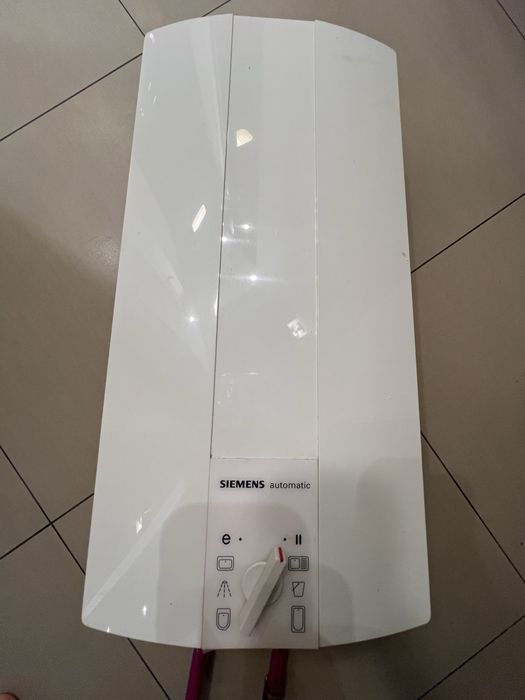 Водонагрівач, проточник Siemens DH18100