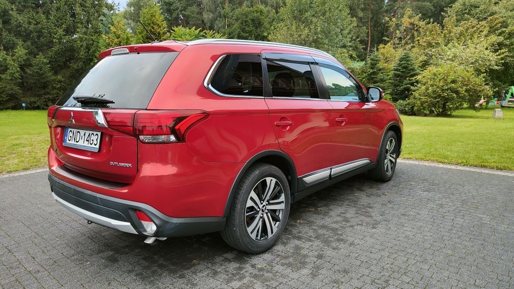 Mitsubishi Outlander 2016 benzyna  2.0 wersja STAR+hak+tablica mały przebieg