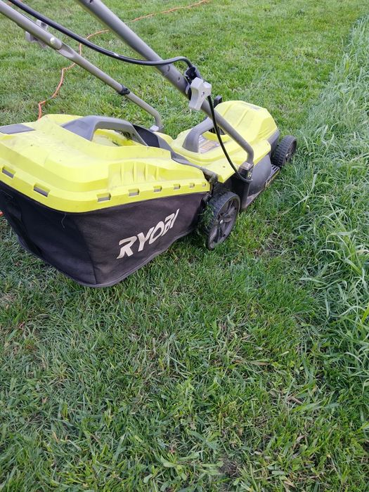 Sprzedam kosiarkę elektryczną RYOBI 1300 W