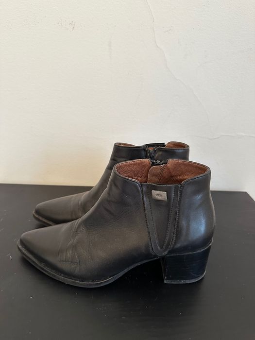 Botins pretos em pele da Prof Tamanho 36