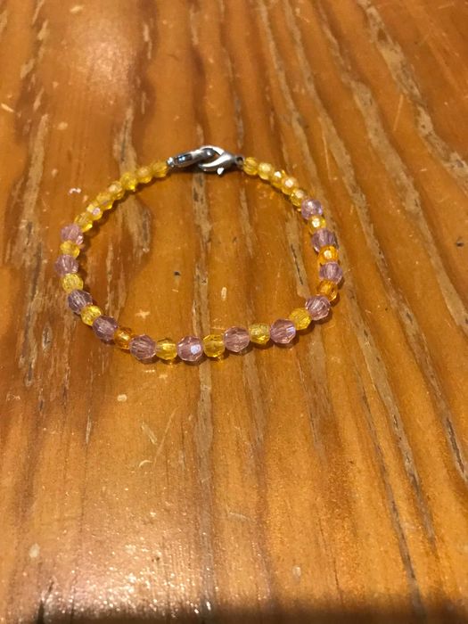 Pulseiras variadas novas