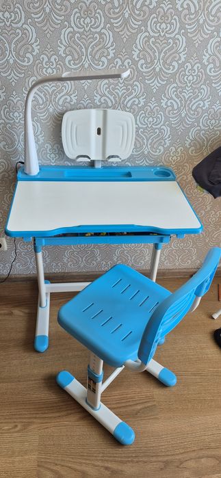 Продам дитячий парту - стіл