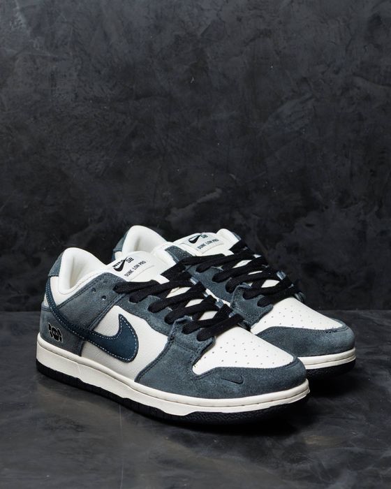 Nike SB Dunk Low x Kaws White Blue