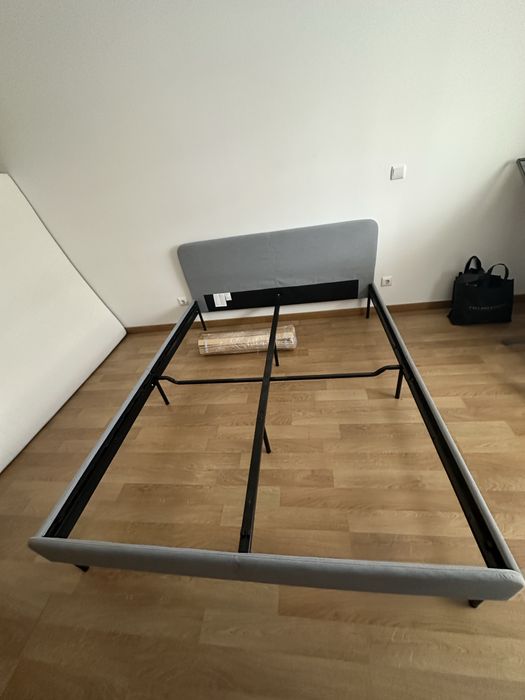 Cama casal com colchão