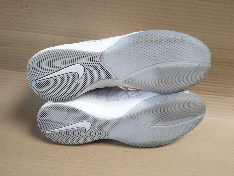 buty sportowe halówi Nike Lunargato 41