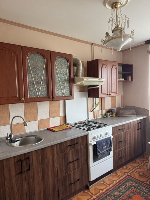 Продаж 3 кімнатноі квартири 8-9 школа