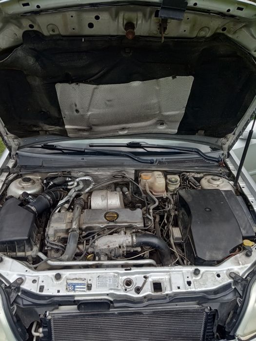 Opel Vectra C 2004 2.2
