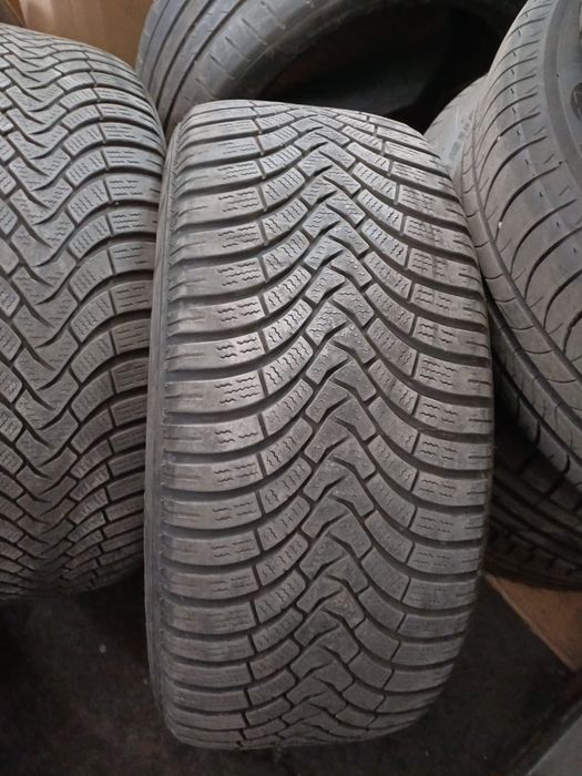 Pneus 235 50 R18