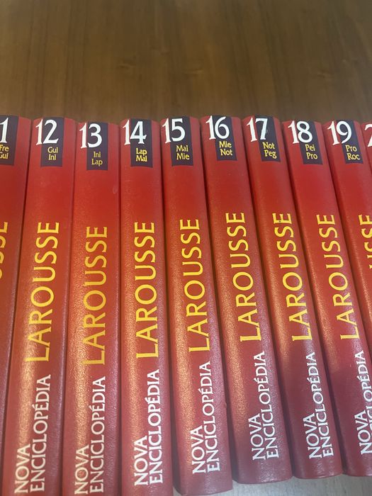 Livro Nova Enciclopedia Larousse