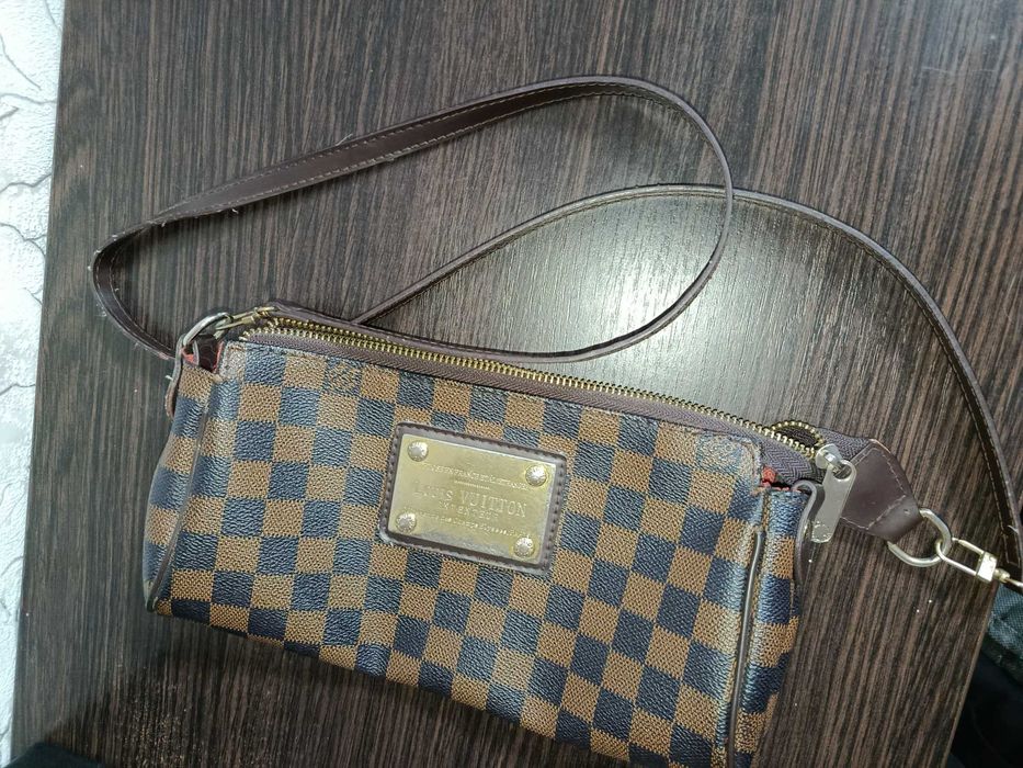 Кожаная сумочка клатч Louis Vuitton