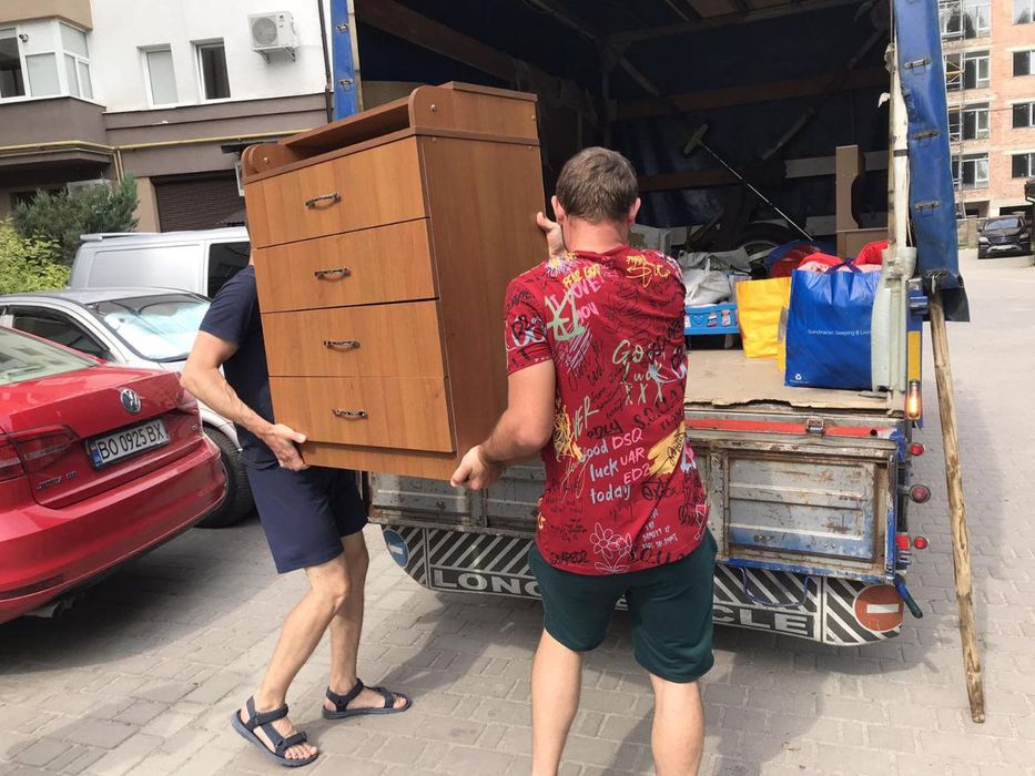Вантажники Чернівці Вантажні перевезення Чернівці Грузчики
