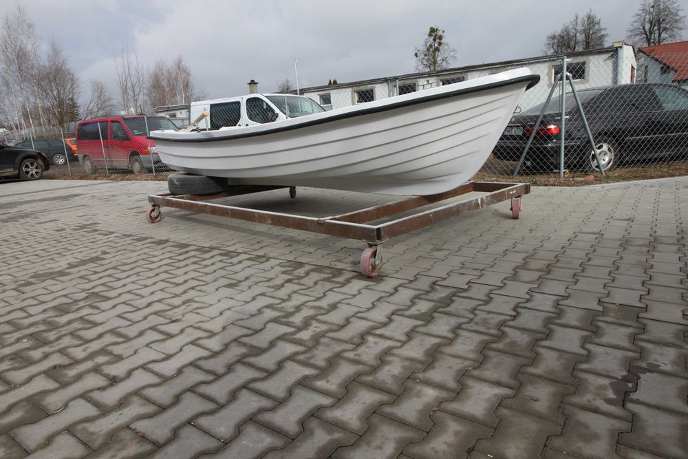 Łódka motorowa wiosłowa