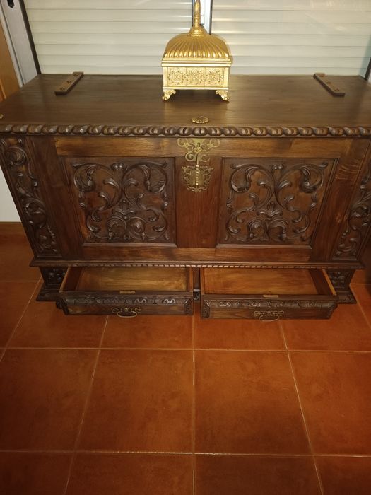 Magnífica arca antiga restaurada estilo renascença