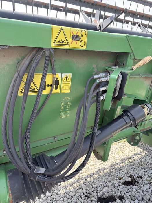 Зернова Жатка John Deere 625R