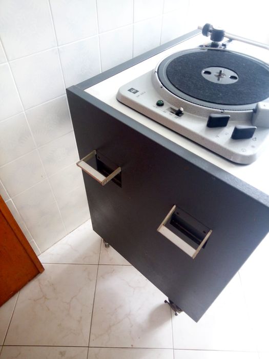 Gira Discos EMT 930 ST.