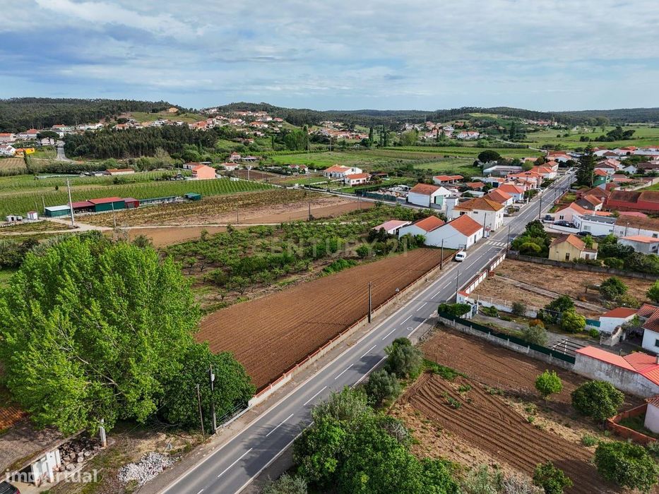 Plot of Land with 2150 Square Meters in Aldeia Grande, Maxial