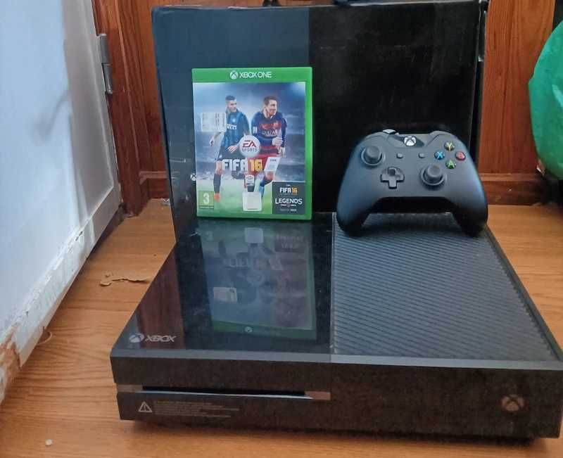 Xbox One + Comando + Jogo