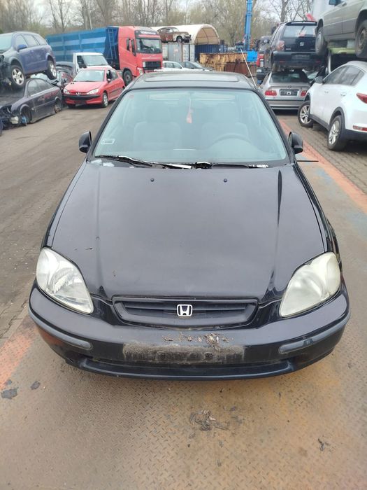 Honda Civic 6 na części.