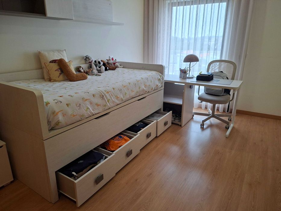 cama / Estudio completo para criança.