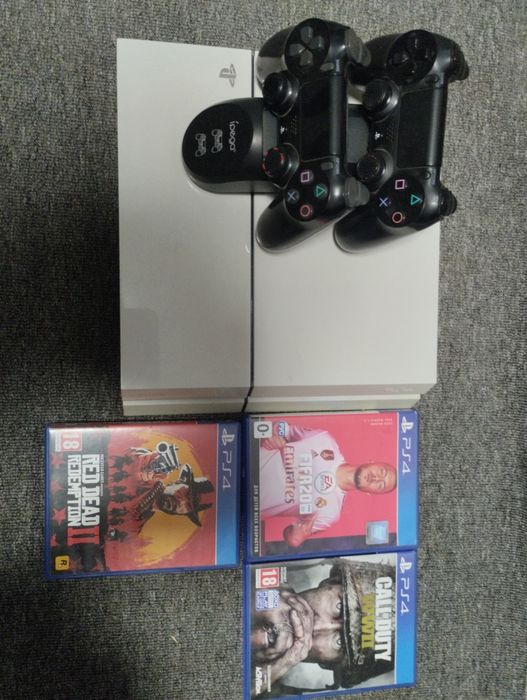 Продам ps4 fat 6000 торг