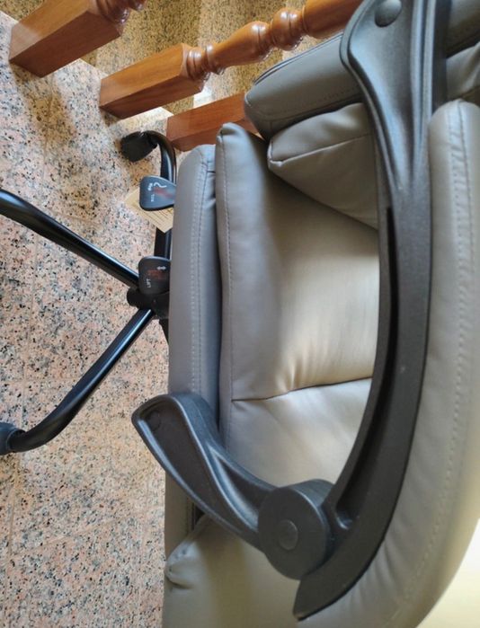 Cadeira de escritório nova