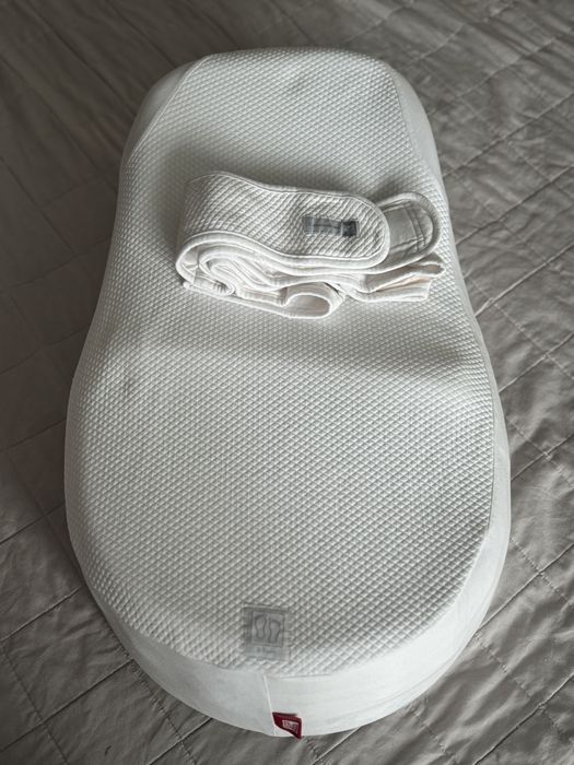 Кокон, подушка для годуванян