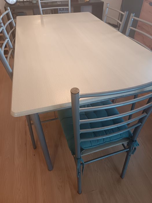 Mesa de jantar com 6 cadeiras