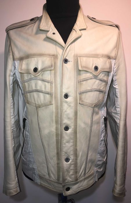 Кожаная куртка Emporio Armani (size M) в нормальном состоянии