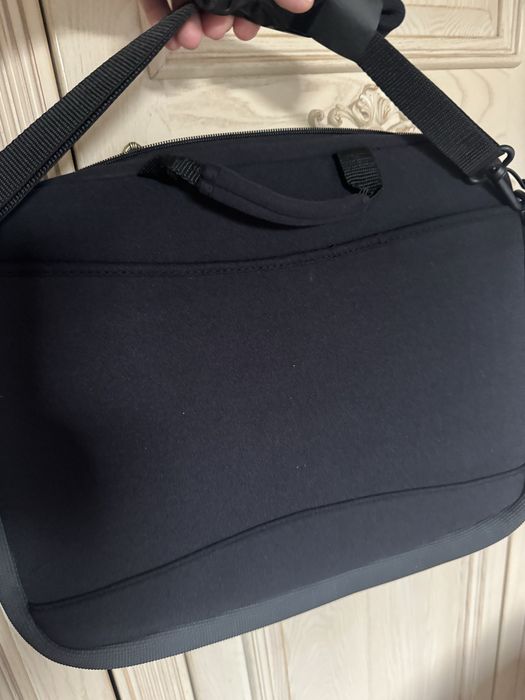 Nowe etiu na laptopa lub dokumenty 30x40