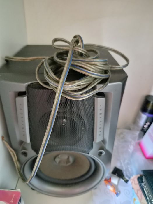 Aparelho musica e dvd e coluna