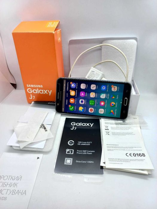 Телефон Samsung Galaxy J 7
