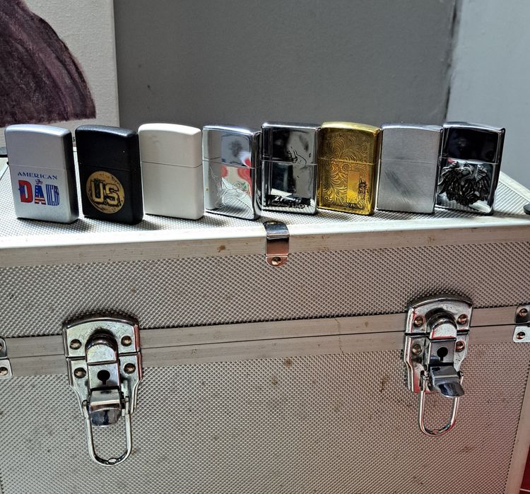 Isqueiros Zippo lote.