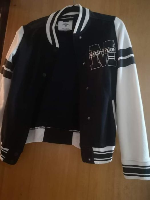 Casaco preto e branco